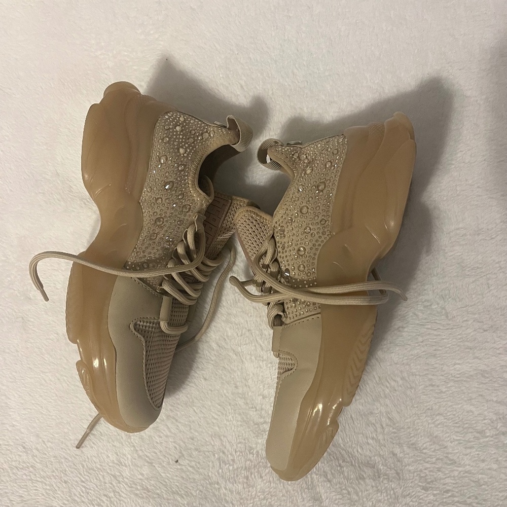 Women Steve Madden “Lesly” Sneakers Beige/Nude size 7